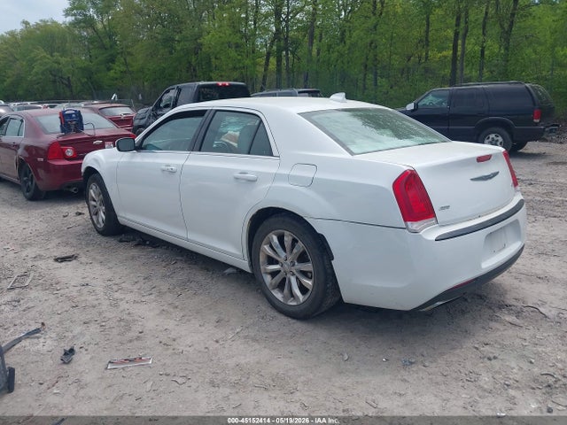2015 Chrysler 300 Limited მანქანა იყიდება აუქციონზე, vin: 2C3CCARG5FH760783, აუქციონის ნომერი: 45152414