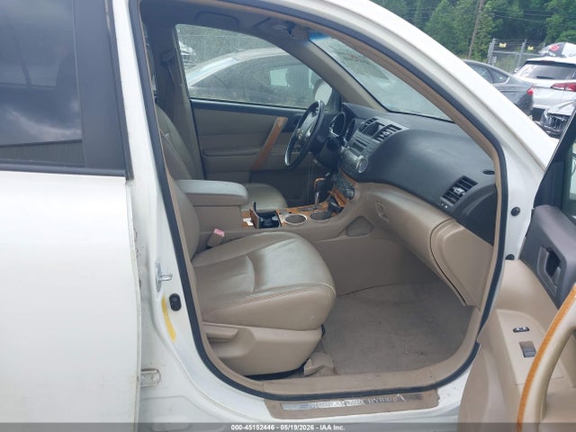 45152446 :رقم المزاد ، JTEEW41A682015200 vin ، 2008 Toyota Highlander Hybrid مزاد بيع