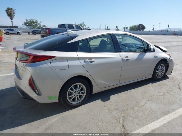 2020 Toyota Prius Prime Limited მანქანა იყიდება აუქციონზე, vin: JTDKARFP8L3135700, აუქციონის ნომერი: 45152448