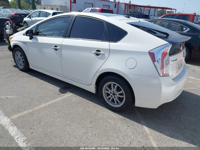 Toyota Prius Four 2015 JTDKN3DU0F1910758 Image 3