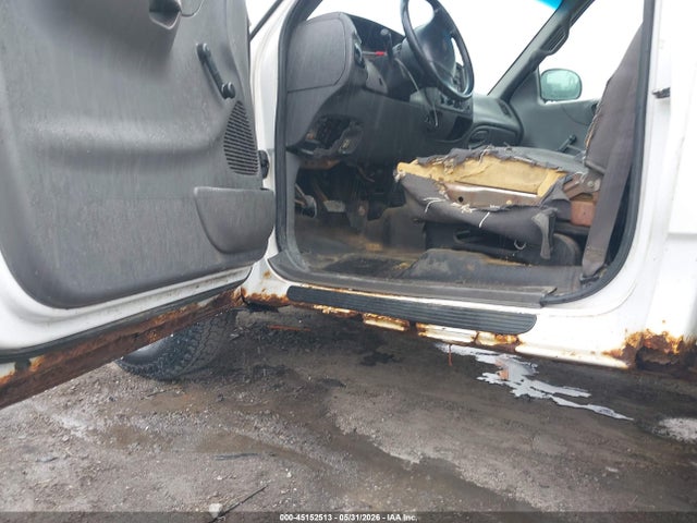 45152513 :رقم المزاد ، 1FTPF17L91KF23168 vin ، 2001 Ford F-150 Xl/xlt مزاد بيع