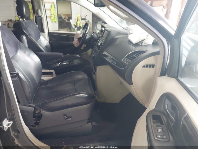 45152541 :رقم المزاد ، 2C4RC1GG4ER112319 vin ، 2014 Chrysler Town & Country Limited مزاد بيع