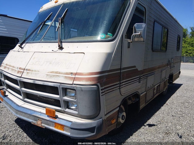45152552 :رقم المزاد ، 1GBJP37WXE3329438 vin ، 1984 Chevrolet P30 مزاد بيع