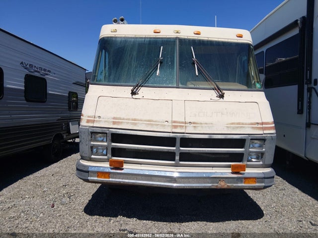 45152552 :رقم المزاد ، 1GBJP37WXE3329438 vin ، 1984 Chevrolet P30 مزاد بيع