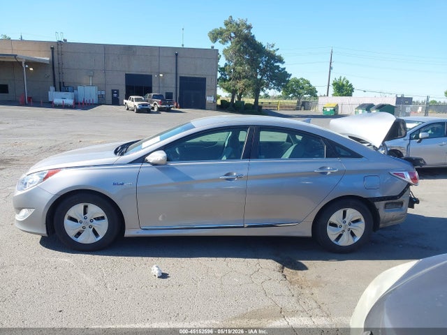 2013 Hyundai Sonata Hybrid მანქანა იყიდება აუქციონზე, vin: KMHEC4A42DA077809, აუქციონის ნომერი: 45152596