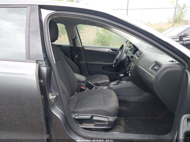 45152626 :رقم المزاد ، 3VWD17AJ4FM300352 vin ، 2015 Volkswagen Jetta 1.8t Se مزاد بيع
