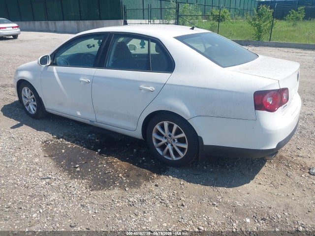 45152735 :رقم المزاد ، 3VWRZ7AJ1AM138297 vin ، 2010 Volkswagen Jetta Limited Edition مزاد بيع