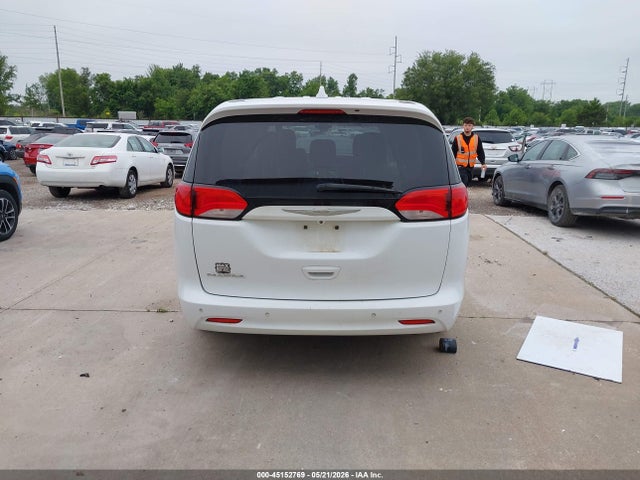 45152769 :رقم المزاد ، 2C4RC1CG1JR111760 vin ، 2018 Chrysler Pacifica Lx مزاد بيع