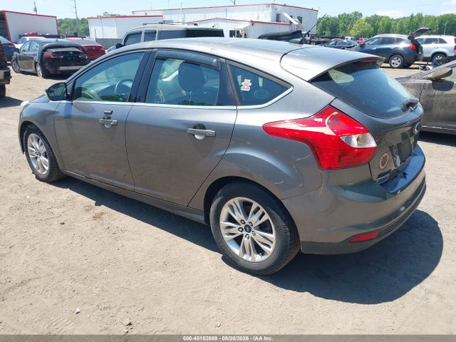 45152889 :رقم المزاد ، 1FAHP3M2XCL378122 vin ، 2012 Ford Focus Sel مزاد بيع