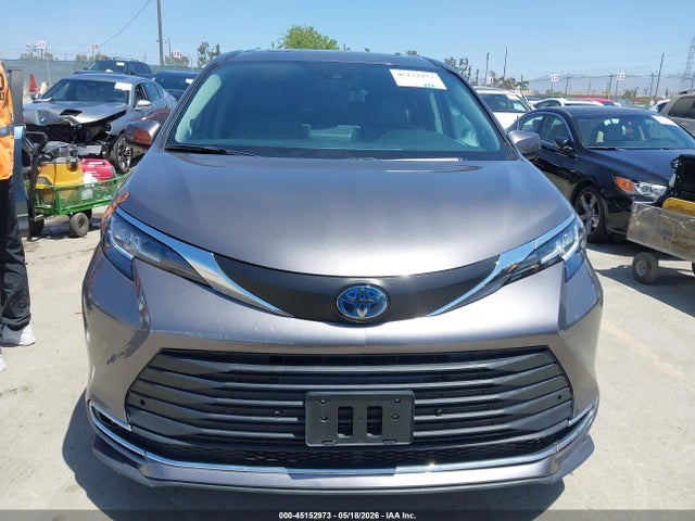 5TDJRKEC1MS005543 Toyota SIENNA XLE