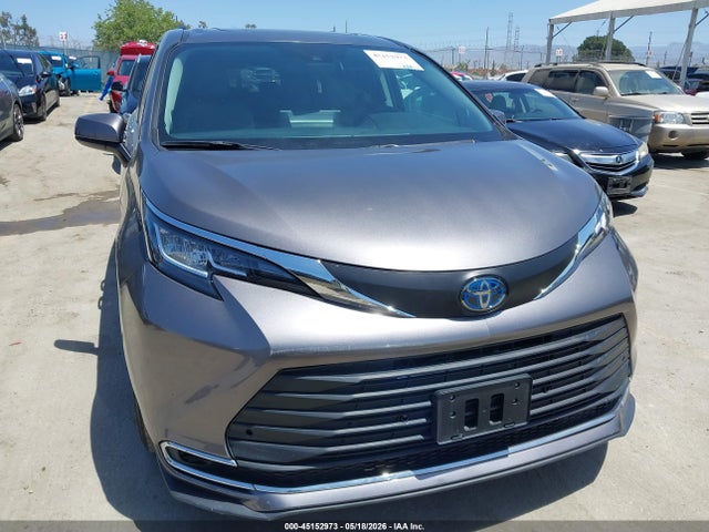 5TDJRKEC1MS005543 Toyota SIENNA XLE