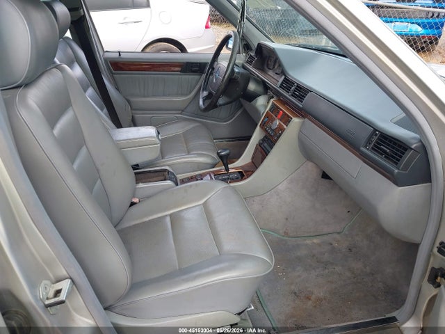 Продажа на аукционе авто 1995 Mercedes-benz E 320 Base/320 Special, vin: WDBEA32E6SC263588, номер лота: 45153004
