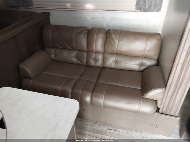 45153038 :رقم المزاد ، 4X4TCKB29KK053229 vin ، 2019 Cherokee Other مزاد بيع