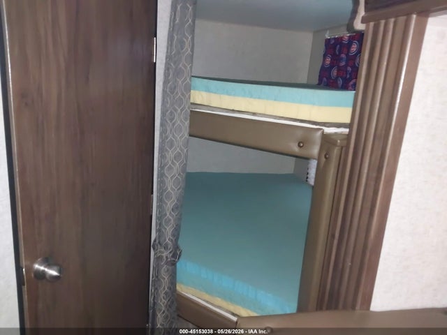 45153038 :رقم المزاد ، 4X4TCKB29KK053229 vin ، 2019 Cherokee Other مزاد بيع