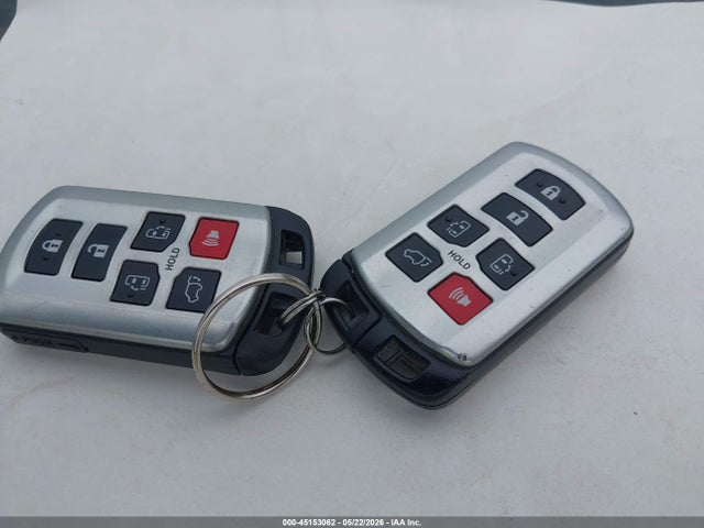 Продаж на аукціоні авто 2015 Toyota Sienna Xle 8 Passenger, vin: 5TDYK3DC4FS609083, номер лоту: 45153062