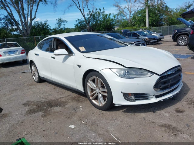 Auction sale of the 2015 Tesla Model S 60/70/85, vin: 5YJSA1E10FF106889, lot number: 45153161