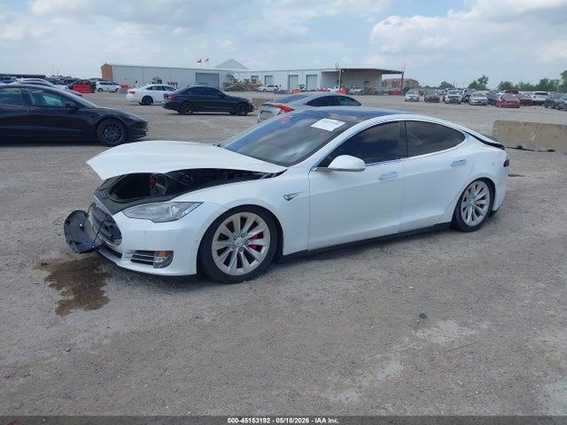 45153192 :رقم المزاد ، 5YJSA1E43FF109523 vin ، 2015 Tesla Model S 85d/p85d مزاد بيع