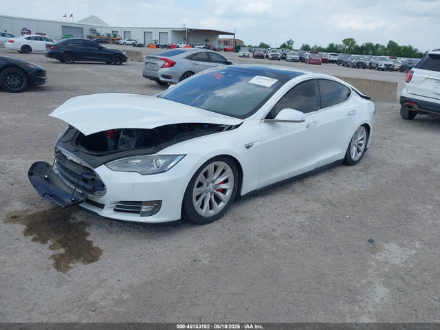 45153192 :رقم المزاد ، 5YJSA1E43FF109523 vin ، 2015 Tesla Model S 85d/p85d مزاد بيع