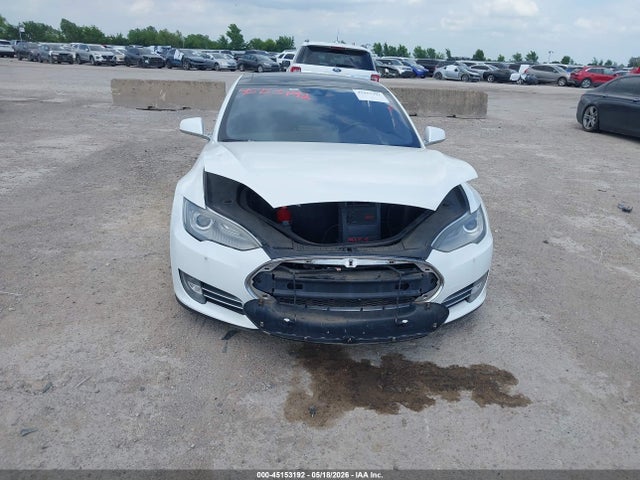 45153192 :رقم المزاد ، 5YJSA1E43FF109523 vin ، 2015 Tesla Model S 85d/p85d مزاد بيع