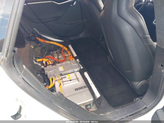 45153192 :رقم المزاد ، 5YJSA1E43FF109523 vin ، 2015 Tesla Model S 85d/p85d مزاد بيع