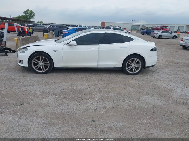 Auction sale of the 2014 Tesla Model S P85, vin: 5YJSA1H1XEFP32685, lot number: 45153204