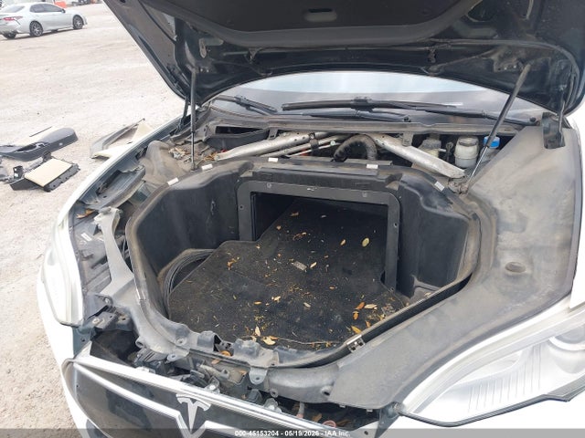 45153204 :رقم المزاد ، 5YJSA1H1XEFP32685 vin ، 2014 Tesla Model S P85 مزاد بيع