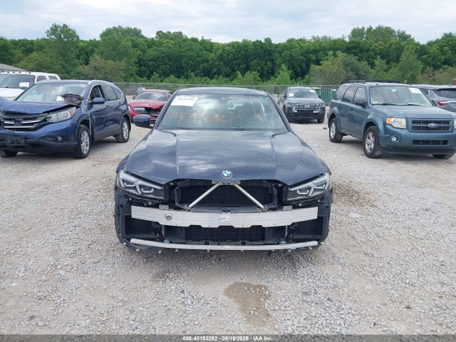45153292 :رقم المزاد ، 3MW89FF01P8C96999 vin ، 2023 Bmw 330i Xdrive مزاد بيع