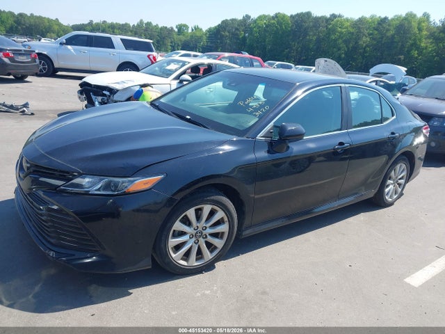 2018 Toyota Camry Le მანქანა იყიდება აუქციონზე, vin: 4T1B11HKXJU655113, აუქციონის ნომერი: 45153420