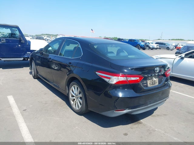 2018 Toyota Camry Le მანქანა იყიდება აუქციონზე, vin: 4T1B11HKXJU655113, აუქციონის ნომერი: 45153420