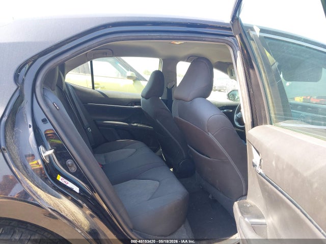 2018 Toyota Camry Le მანქანა იყიდება აუქციონზე, vin: 4T1B11HKXJU655113, აუქციონის ნომერი: 45153420