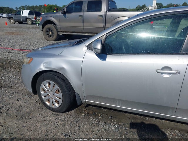 45153437 :رقم المزاد ، KNAFU4A29B5401054 vin ، 2011 Kia Forte Ex مزاد بيع