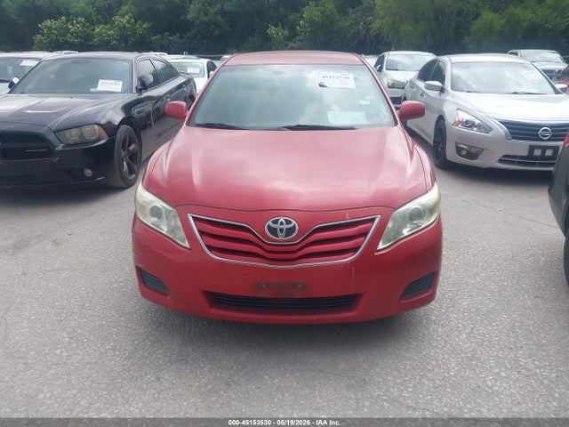 2010 Toyota Camry Le მანქანა იყიდება აუქციონზე, vin: 4T1BF3EK7AU040522, აუქციონის ნომერი: 45153530