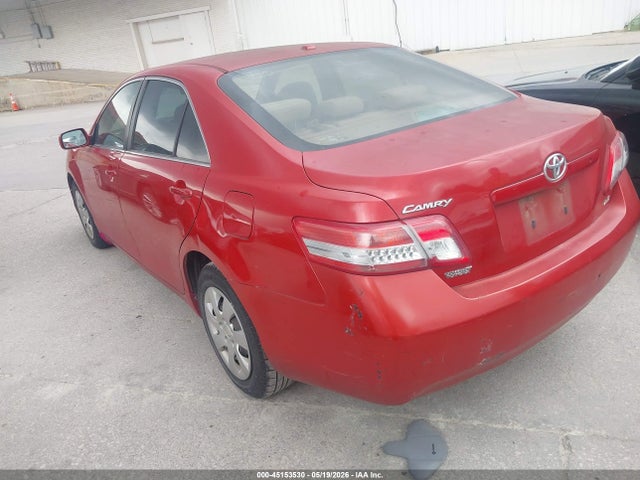 2010 Toyota Camry Le მანქანა იყიდება აუქციონზე, vin: 4T1BF3EK7AU040522, აუქციონის ნომერი: 45153530