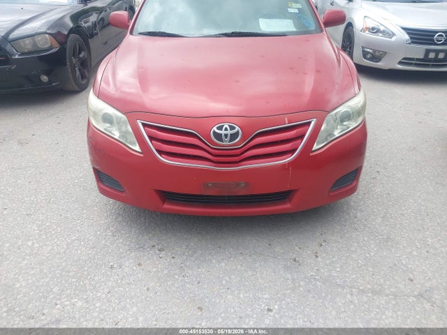 2010 Toyota Camry Le მანქანა იყიდება აუქციონზე, vin: 4T1BF3EK7AU040522, აუქციონის ნომერი: 45153530