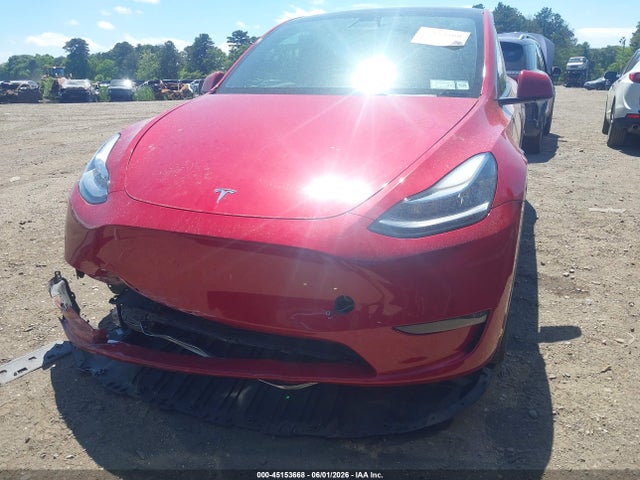 Tesla Model Y Long Range Dual Motor All-wheel Drive 2022 7SAYGDEEXNF463530 Image 11