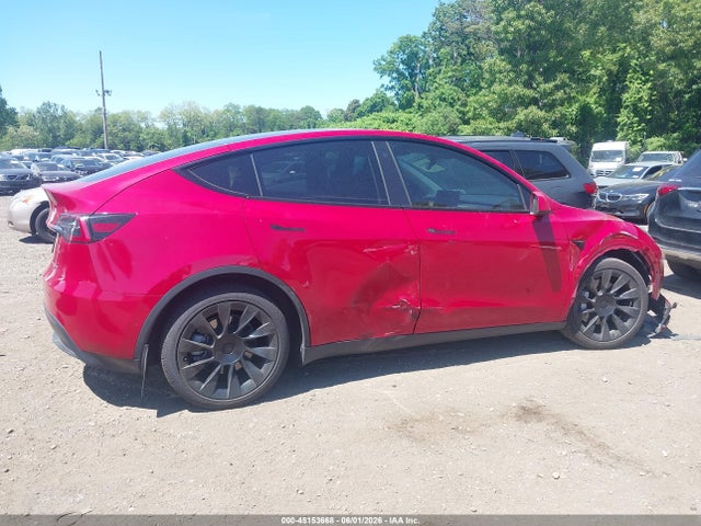 Tesla Model Y Long Range Dual Motor All-wheel Drive 2022 7SAYGDEEXNF463530 Image 12