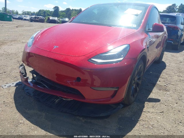 Tesla Model Y Long Range Dual Motor All-wheel Drive 2022 7SAYGDEEXNF463530 Image 2