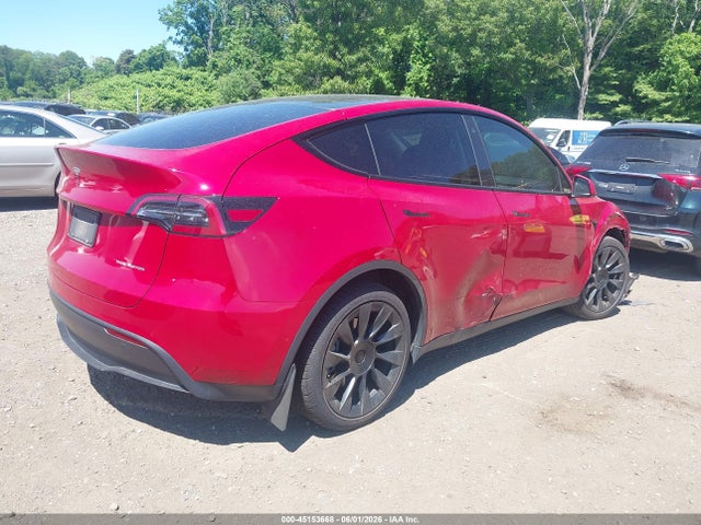 Tesla Model Y Long Range Dual Motor All-wheel Drive 2022 7SAYGDEEXNF463530 Image 4