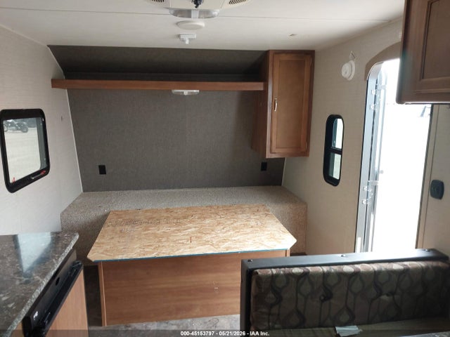 Springdale Summerland 2016 4YDT1701XG3150151 Image 5