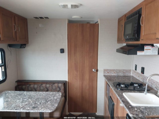 Springdale Summerland 2016 4YDT1701XG3150151 Image 8