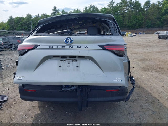 5TDYSKFCXNS065145 Toyota SIENNA XLE