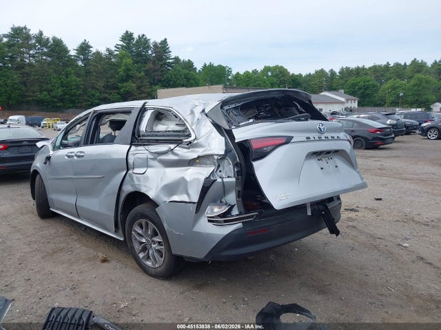 5TDYSKFCXNS065145 Toyota SIENNA XLE
