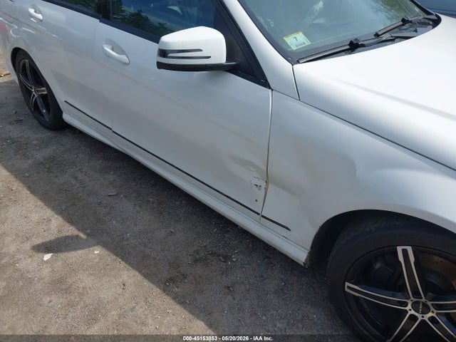 45153853 :رقم المزاد ، WDDGF8BBXAF426759 vin ، 2010 Mercedes-benz C 300 Luxury 4matic/sport 4matic مزاد بيع