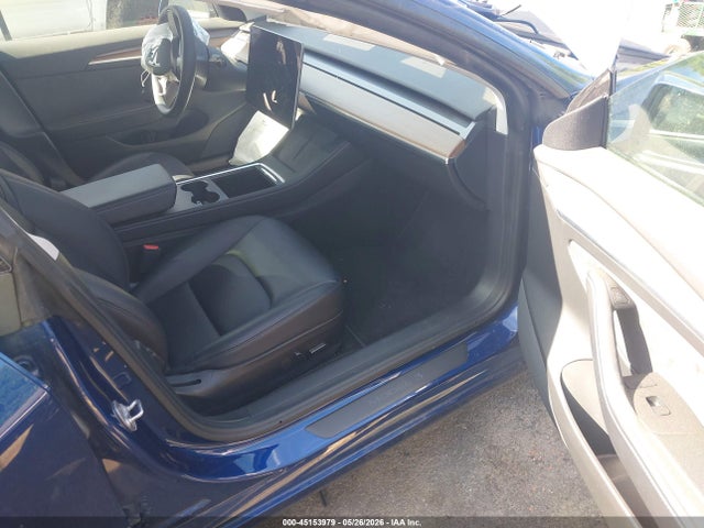 45153979 :رقم المزاد ، 5YJ3E1EB4MF087794 vin ، 2021 Tesla Model 3 Long Range مزاد بيع