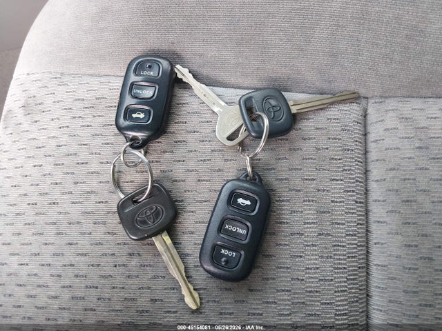 45154081 :رقم المزاد ، 4T1BE32K43U739228 vin ، 2003 Toyota Camry Le مزاد بيع