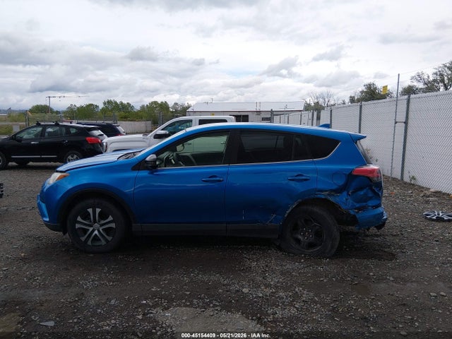 JTMBFREV1JJ206617 Toyota RAV4 LE