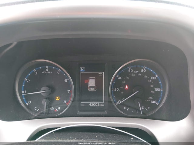 JTMBFREV1JJ206617 Toyota RAV4 LE