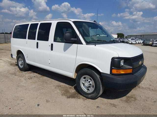 2016 1GAWGEFF1G1276814 main image