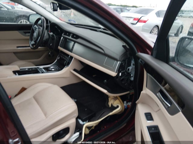 SAJBE4BV2GCY14557 Jaguar Xf 35t Prestige