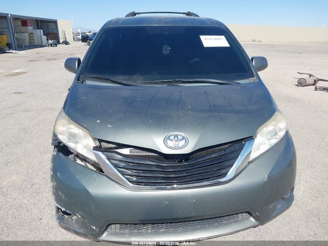 2014 Toyota Sienna Le V6 8 Passenger მანქანა იყიდება აუქციონზე, vin: 5TDKK3DC9ES507072, აუქციონის ნომერი: 45154605